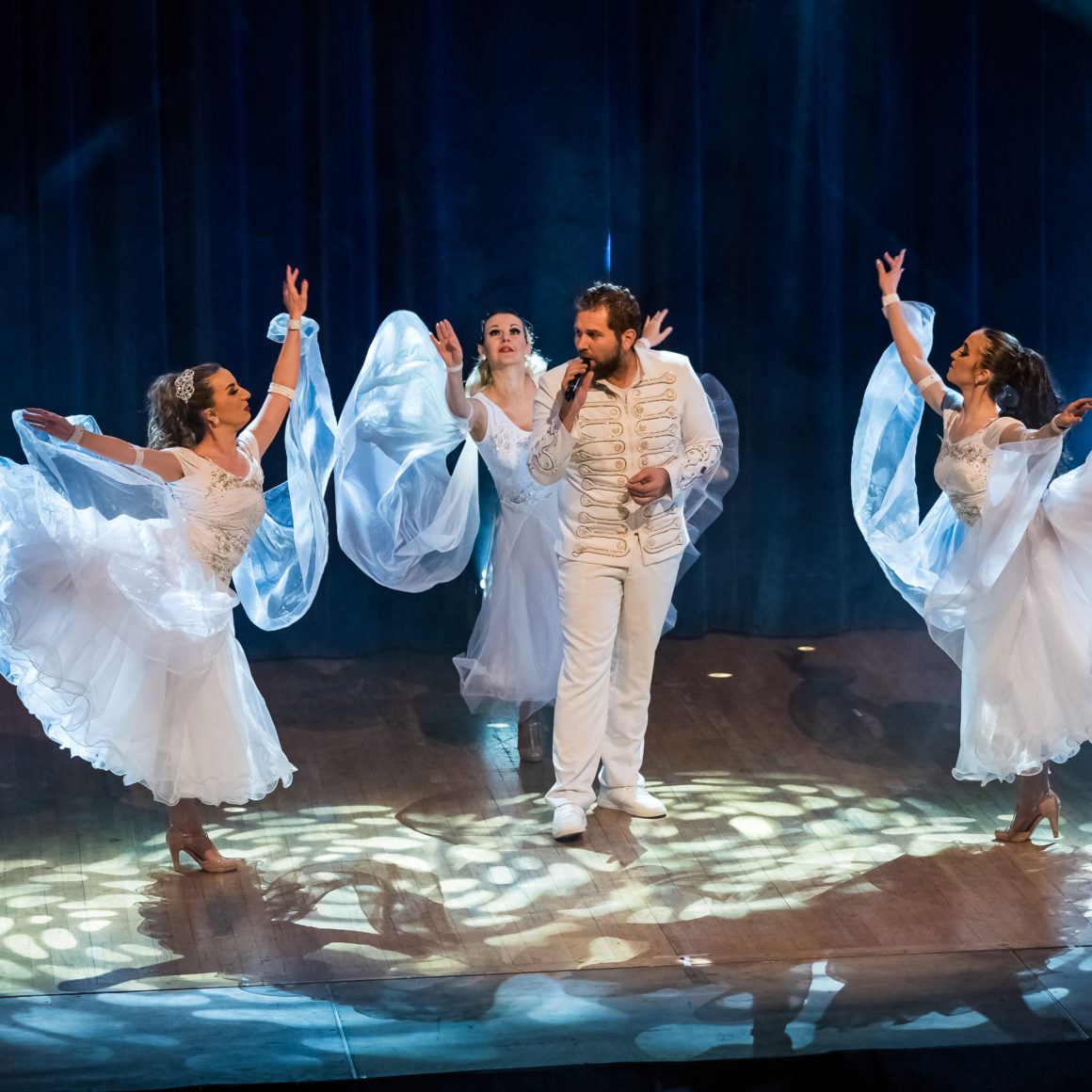 #SoChicSpectacles #valse de vienne #Flash Back #cabaret #spectacle #danse #chanson française #valse viennoise