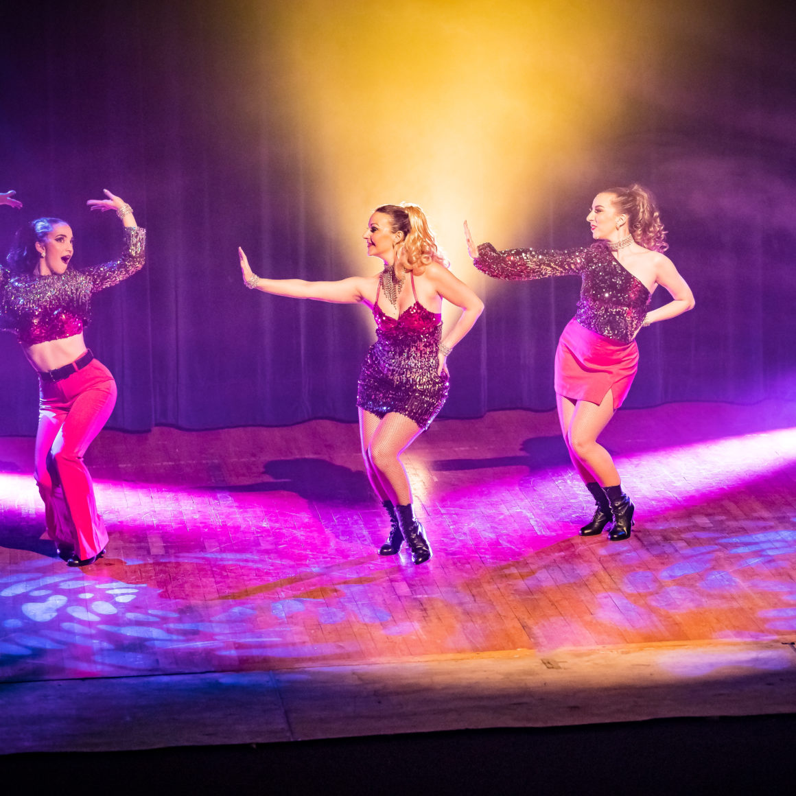 #SoChicSpectacles #Spice Girls #boys Band #L5 #Flash Back #cabaret #spectacle #danse 